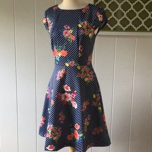 ✨ECI New York XS Navy Stripe Floral dress 👗 ✨